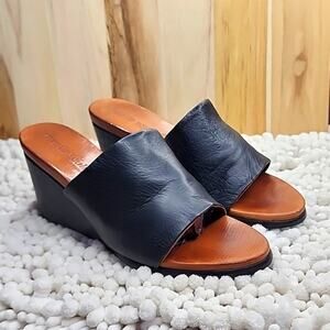 GENTLE SOLES GABE OLICOUS BLACK LEATHER CLOGS MULES WEDGES LADIES SIZE 8.5